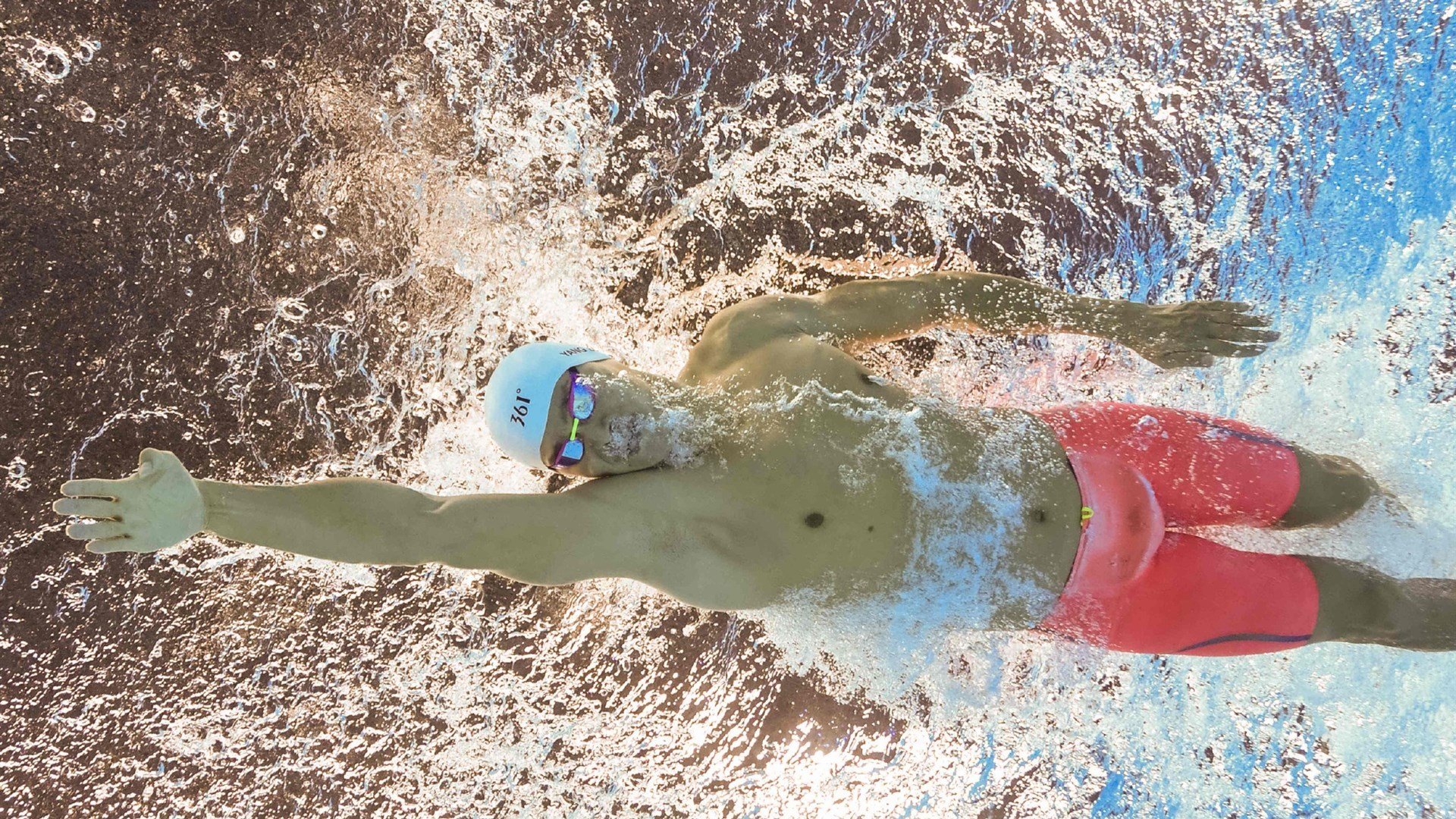 乐鱼娱乐app-《观众互动新体验:虚拟现实中的沉浸式观赛》,沉浸式虚拟演播室